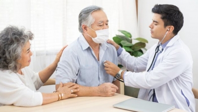 Bảo hiểm sức khỏe cho người già và những lựa chọn tối ưu